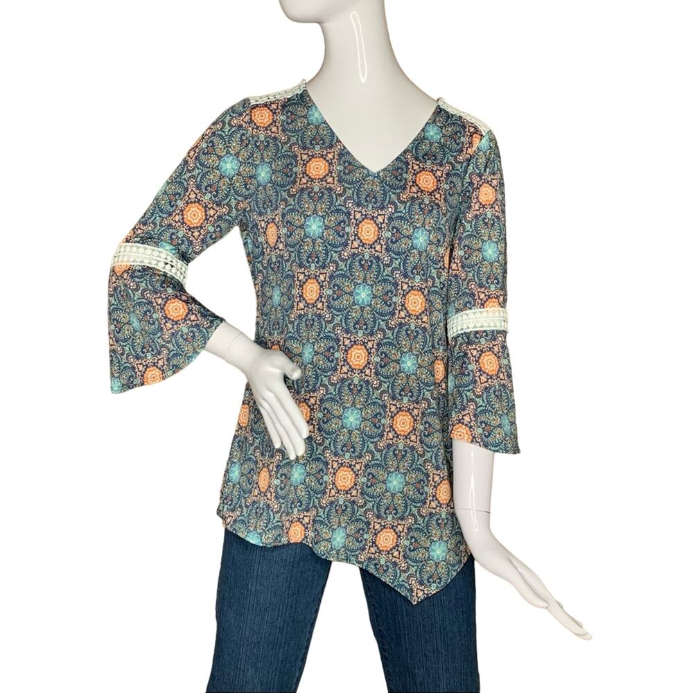 New Directions Top Floral Paisley Print Bell Sleeves VNeck M